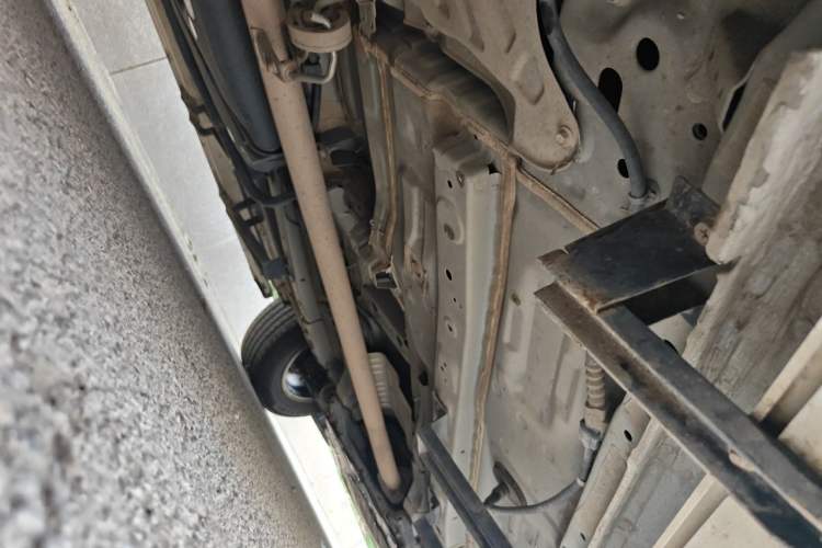 Used Honda CR-V 2019 240TURBO CVT 2WD Comfort Version China VI Emission Standard Chassis Rear Right