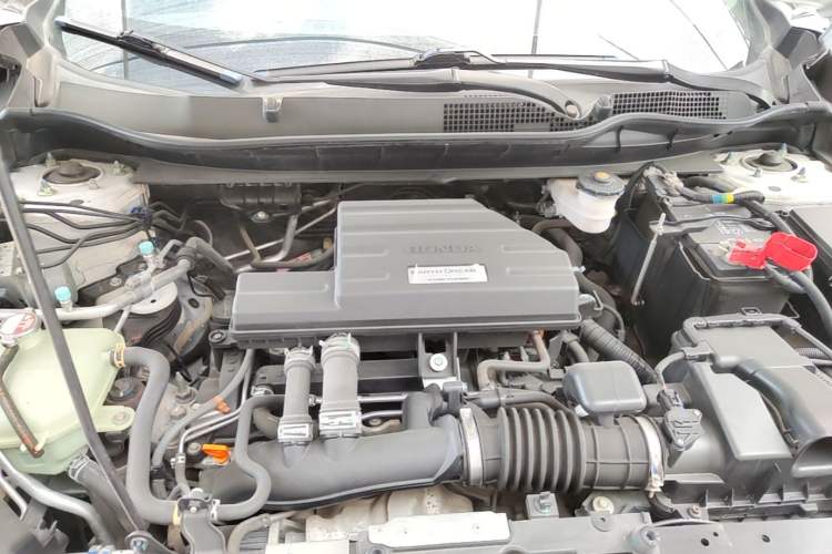 Used Honda CR-V 2019 240TURBO CVT 2WD Comfort Version China VI Emission Standard Engine Bay