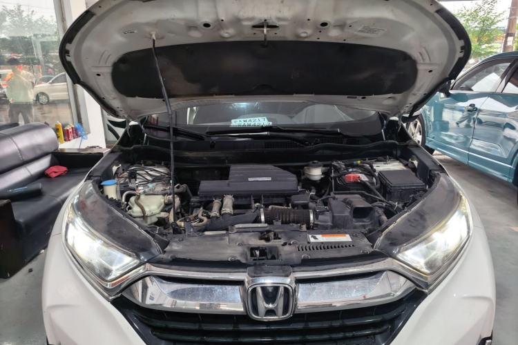 Used Honda CR-V 2019 240TURBO CVT 2WD Comfort Version China VI Emission Standard Engine Bay