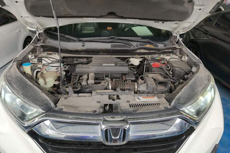 Used Honda CR-V 2019 240TURBO CVT 2WD Comfort Version China VI Emission Standard Engine Bay