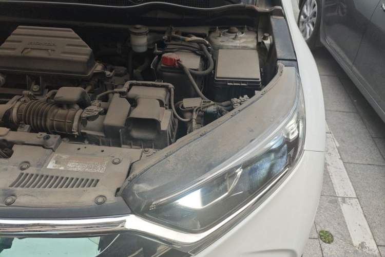 Used Honda CR-V 2019 240TURBO CVT 2WD Comfort Version China VI Emission Standard Engine Bay Left