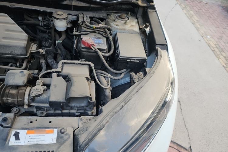 Used Honda CR-V 2019 240TURBO CVT 2WD Comfort Version China VI Emission Standard Engine Bay Left