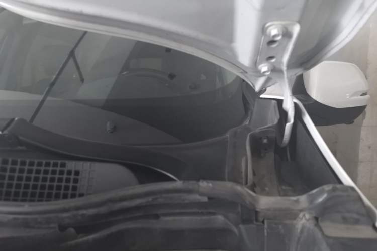 Used Honda CR-V 2019 240TURBO CVT 2WD Comfort Version China VI Emission Standard Engine Bay Left