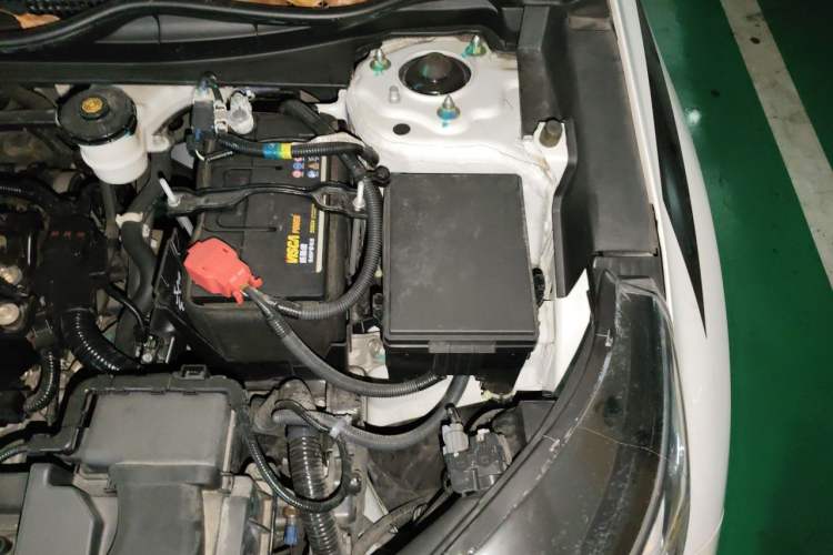Used Honda CR-V 2019 240TURBO CVT 2WD Comfort Version China VI Emission Standard Engine Bay Left