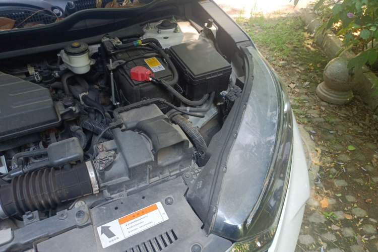 Used Honda CR-V 2019 240TURBO CVT 2WD Comfort Version China VI Emission Standard Engine Bay Left