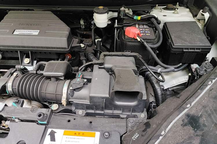Used Honda CR-V 2019 240TURBO CVT 2WD Comfort Version China VI Emission Standard Engine Bay Left
