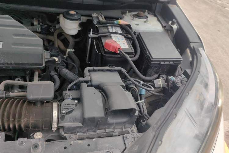 Used Honda CR-V 2019 240TURBO CVT 2WD Comfort Version China VI Emission Standard Engine Bay Left