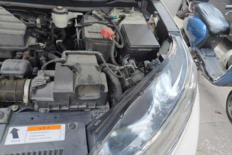 Used Honda CR-V 2019 240TURBO CVT 2WD Comfort Version China VI Emission Standard Engine Bay Left