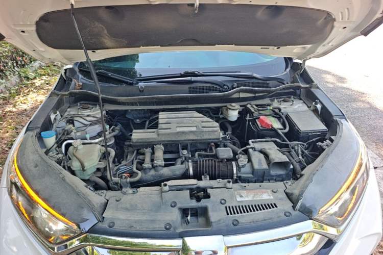 Used Honda CR-V 2019 240TURBO CVT 2WD Comfort Version China VI Emission Standard Engine Bay