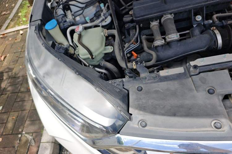Used Honda CR-V 2019 240TURBO CVT 2WD Fashion Edition China V Engine Bay Right