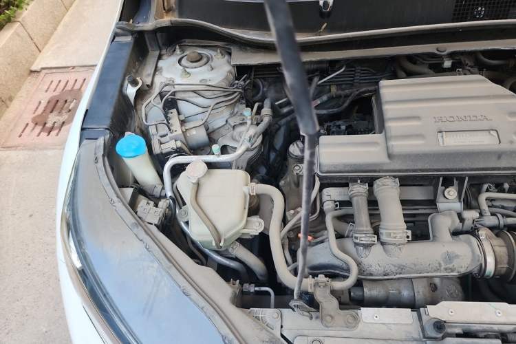 Used Honda CR-V 2019 240TURBO CVT 2WD Comfort Version China VI Emission Standard Engine Bay Right