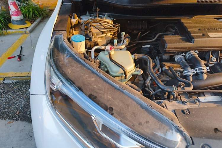 Used Honda CR-V 2019 240TURBO CVT 2WD Fashion Edition China VI Engine Bay Right