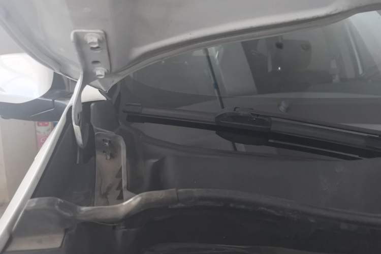 Used Honda CR-V 2019 240TURBO CVT 2WD Comfort Version China VI Emission Standard Engine Bay Right