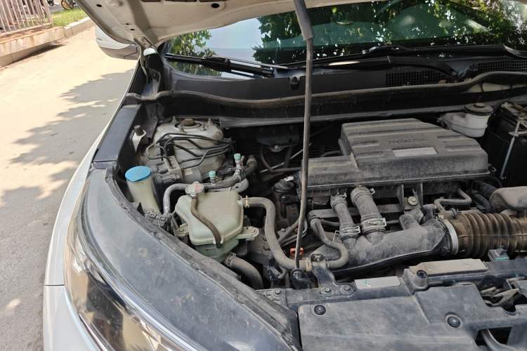 Used Honda CR-V 2019 240TURBO CVT 2WD Comfort Version China VI Emission Standard Engine Bay Right