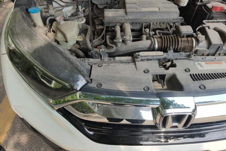 Used Honda CR-V 2019 240TURBO CVT 2WD Comfort Version China VI Emission Standard Engine Bay Right