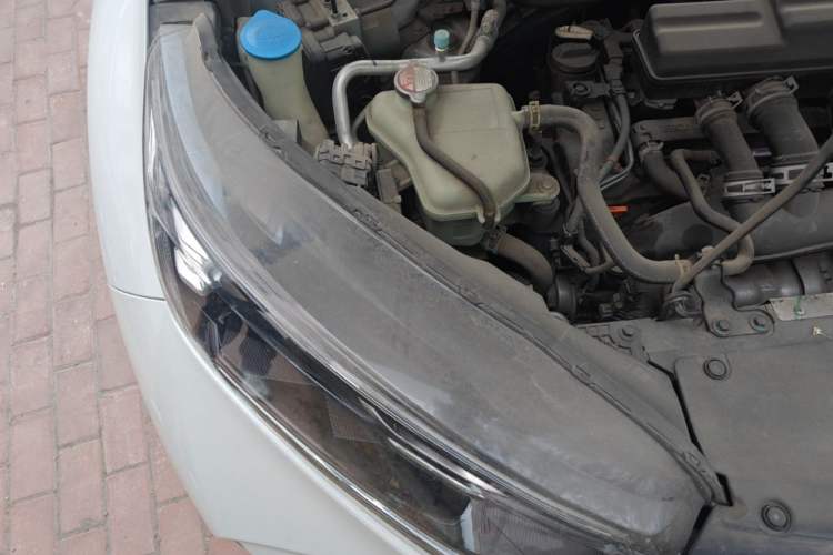 Used Honda CR-V 2019 Brilliant Edition 240TURBO CVT 2WD Comfort Version China VI Emission Standard Engine Bay Right
