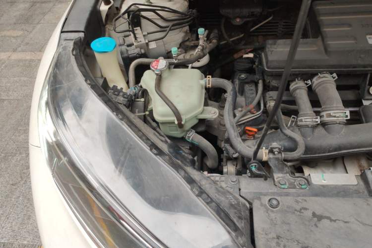 Used Honda CR-V 2019 Brilliant Edition 240TURBO CVT 2WD Comfort Version China VI Emission Standard Engine Bay Right