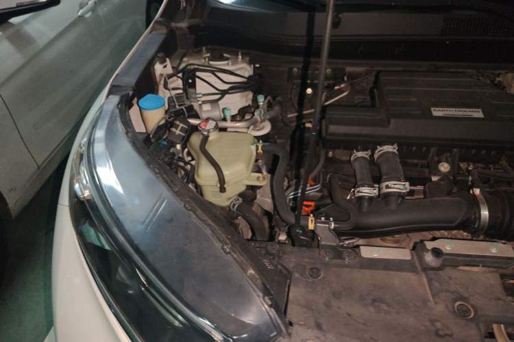 Used Honda CR-V 2019 240TURBO CVT 2WD Fashion Edition China VI Engine Bay Right