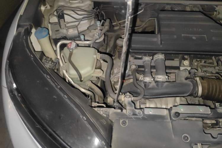 Used Honda CR-V 2019 240TURBO CVT 2WD Comfort Version China VI Emission Standard Engine Bay Right