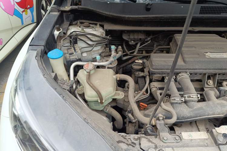 Used Honda CR-V 2019 240TURBO CVT 2WD Comfort Version China VI Emission Standard Engine Bay Right