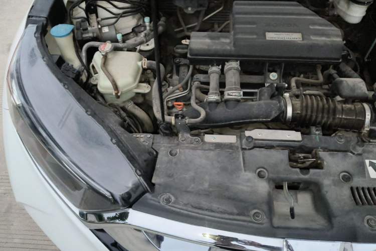 Used Honda CR-V 2019 240TURBO CVT 2WD Comfort Version China VI Emission Standard Engine Bay Right