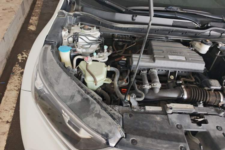 Used Honda CR-V 2019 240TURBO CVT 2WD Comfort Version China VI Emission Standard Engine Bay Right