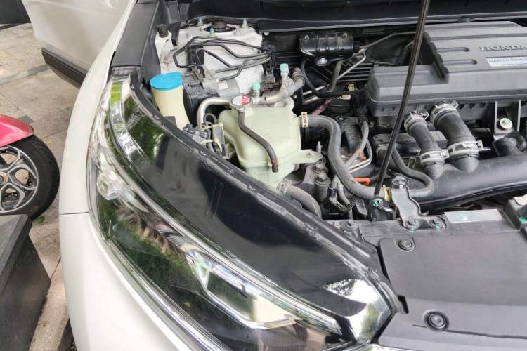 Used Honda CR-V 2019 Brilliant Edition 240TURBO CVT 2WD Comfort Version China VI Emission Standard Engine Bay Right