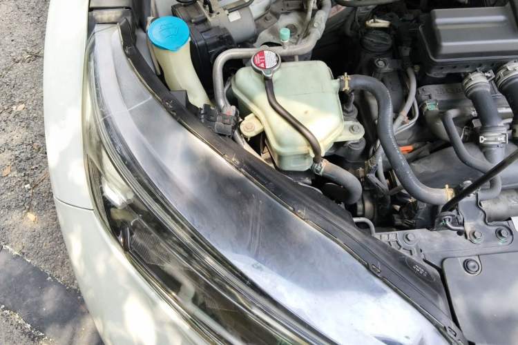 Used Honda CR-V 2019 240TURBO CVT 2WD Comfort Version China V Engine Bay Right