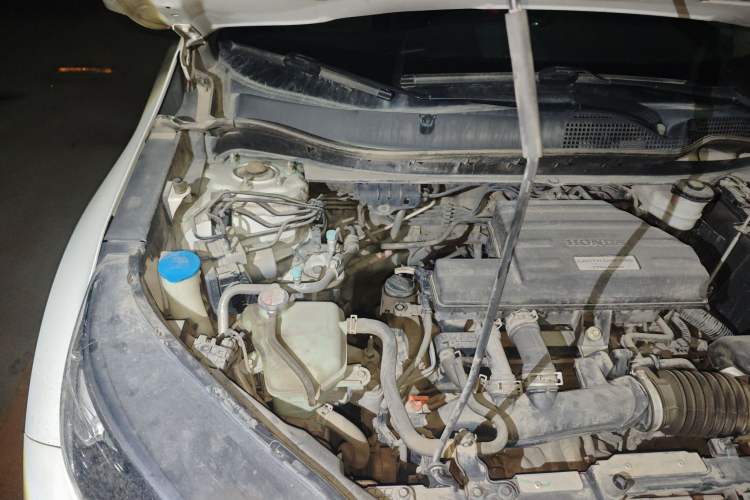 Used Honda CR-V 2019 240TURBO CVT 2WD Comfort Version China VI Emission Standard Engine Bay Right