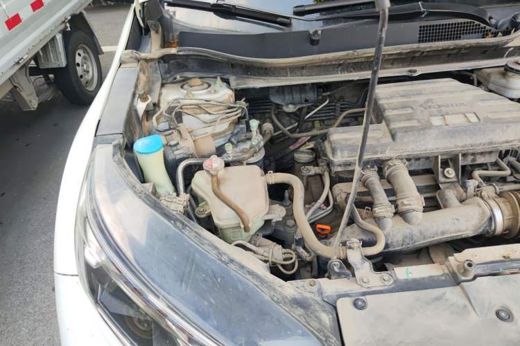 Used Honda CR-V 2019 240TURBO CVT 2WD Comfort Version China VI Emission Standard Engine Bay Right