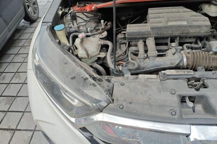 Used Honda CR-V 2019 240TURBO CVT 2WD Comfort Version China VI Emission Standard Engine Bay Right