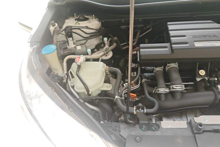 Used Honda CR-V 2019 240TURBO CVT 2WD Comfort Version China VI Emission Standard Engine Bay Right