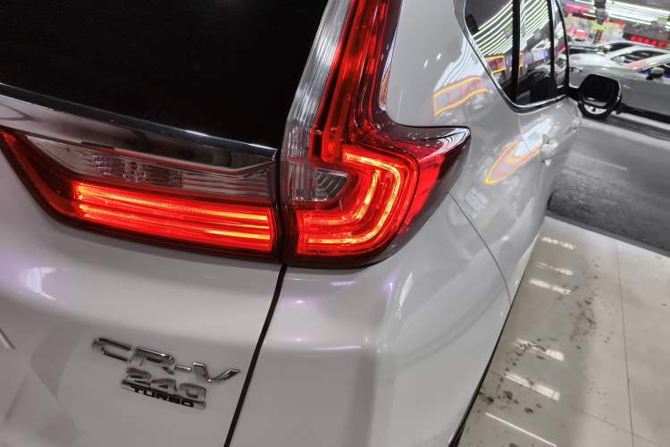 Used Honda CR-V 2019 240TURBO CVT 2WD Fashion Edition China V Exterior 3