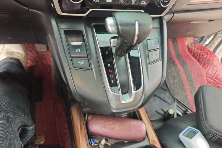 Used Honda CR-V 2019 240TURBO CVT 2WD Fashion Edition China V Gear Lever