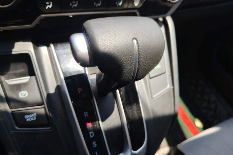Used Honda CR-V 2019 Brilliant Edition 240TURBO CVT 2WD Comfort Version China VI Emission Standard Gear Lever