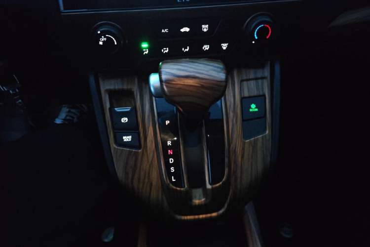 Used Honda CR-V 2019 240TURBO CVT 2WD Comfort Version China VI Emission Standard Gear Lever