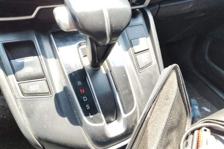 Used Honda CR-V 2019 240TURBO CVT 2WD Fashion Edition China V Gear Lever