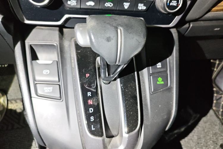 Used Honda CR-V 2019 240TURBO CVT 2WD Fashion Edition China V Gear Lever