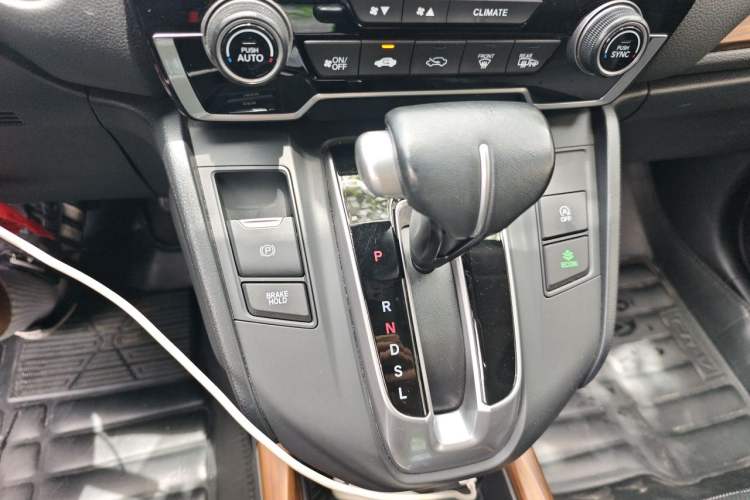 Used Honda CR-V 2019 240TURBO CVT 2WD Fashion Edition China V Gear Lever
