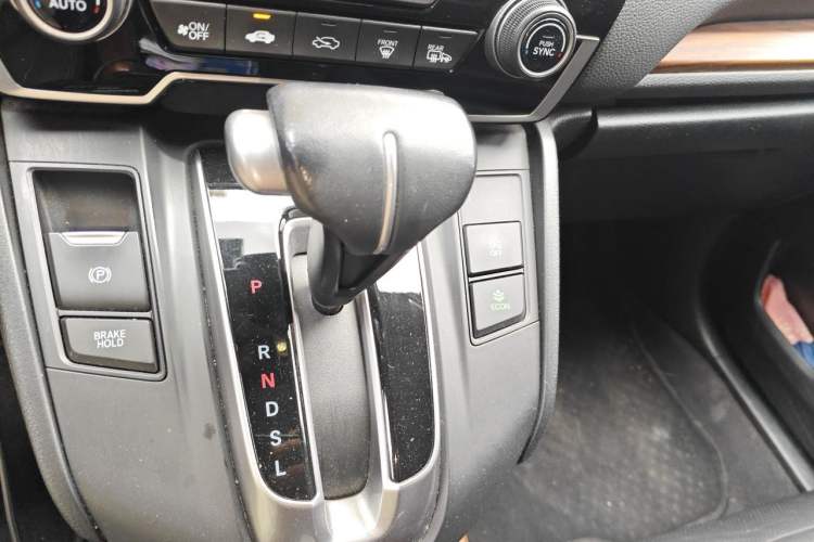 Used Honda CR-V 2019 Brilliant Edition Plus 240TURBO CVT Two-Wheel Drive Fashion Version China VI Emission Standard Gear Lever