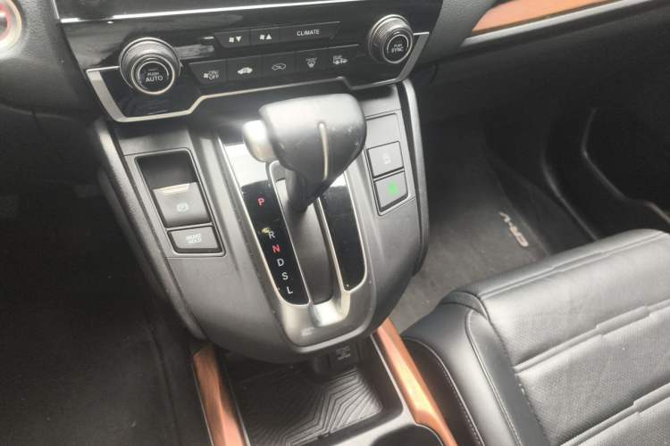 Used Honda CR-V 2019 Brilliant Edition Plus 240TURBO CVT Two-Wheel Drive Fashion Version China VI Emission Standard Gear Lever