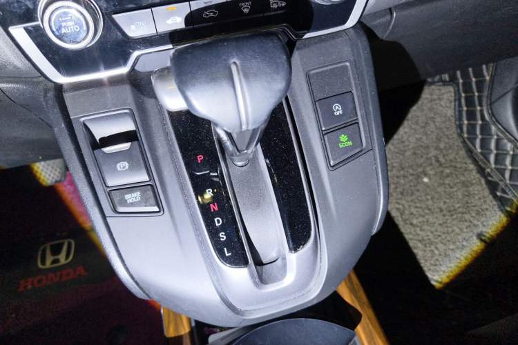 Used Honda CR-V 2019 240TURBO CVT 2WD Fashion Edition China V Gear Lever