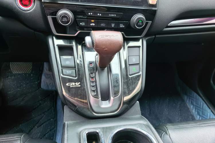 Used Honda CR-V 2019 240TURBO CVT 2WD Fashion Edition China V Gear Lever