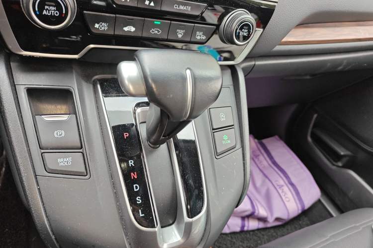 Used Honda CR-V 2019 240TURBO CVT 2WD Fashion Edition China V Gear Lever