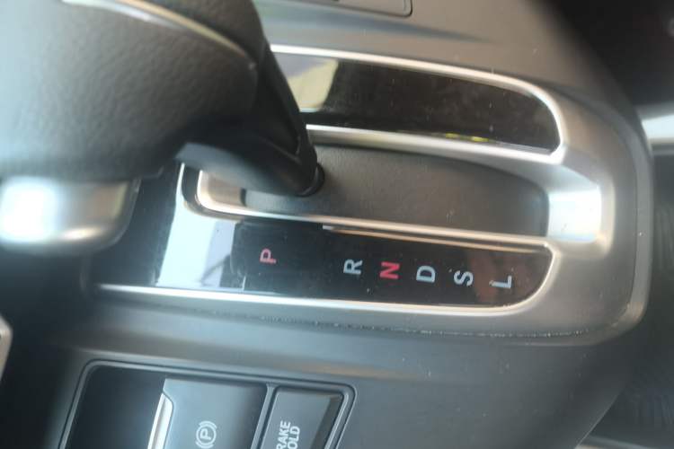 Used Honda CR-V 2019 Brilliant Edition 240TURBO CVT 2WD Comfort Version China VI Emission Standard Gear Lever