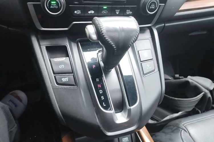 Used Honda CR-V 2019 240TURBO CVT 2WD Fashion Edition China V Gear Lever