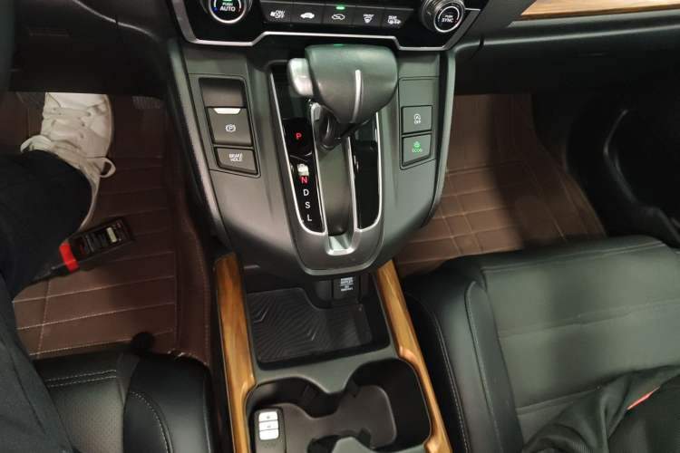 Used Honda CR-V 2019 Brilliant Edition Plus 240TURBO CVT Two-Wheel Drive Fashion Version China VI Emission Standard Gear Lever