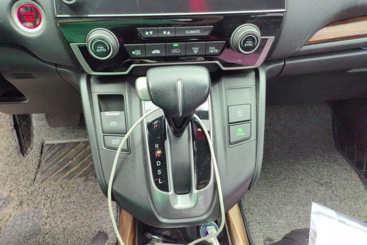 Used Honda CR-V 2019 240TURBO CVT 2WD Fashion Edition China V Gear Lever
