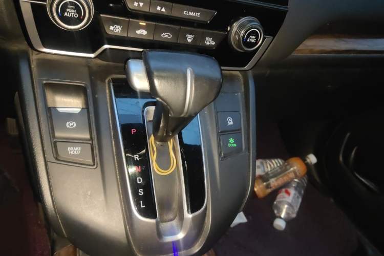 Used Honda CR-V 2019 240TURBO CVT 2WD Fashion Edition China V Gear Lever