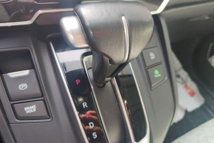Used Honda CR-V 2019 Brilliant Edition Plus 240TURBO CVT Two-Wheel Drive Fashion Version China VI Emission Standard Gear Lever